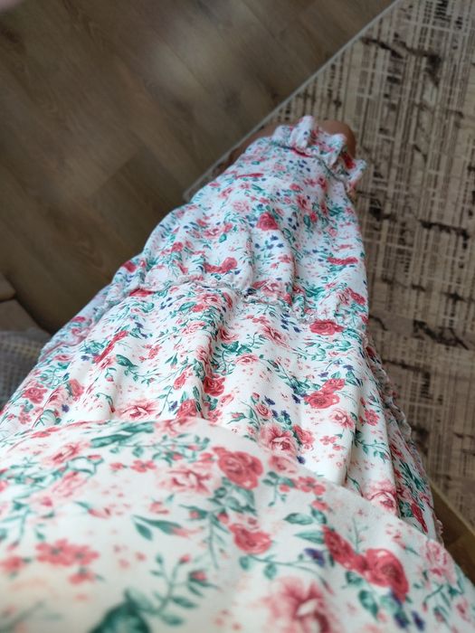 Sukienka kwiatki szyfonowa