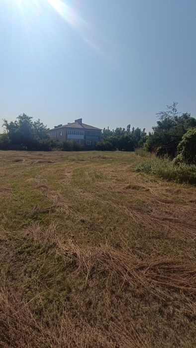 Велика ділянка в центрі села