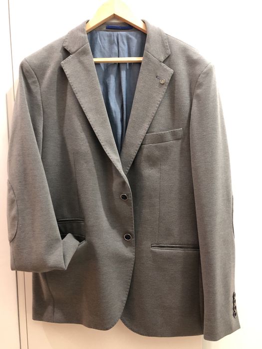 Blazer Cortefiel cinza com padrão XL em bom estado
