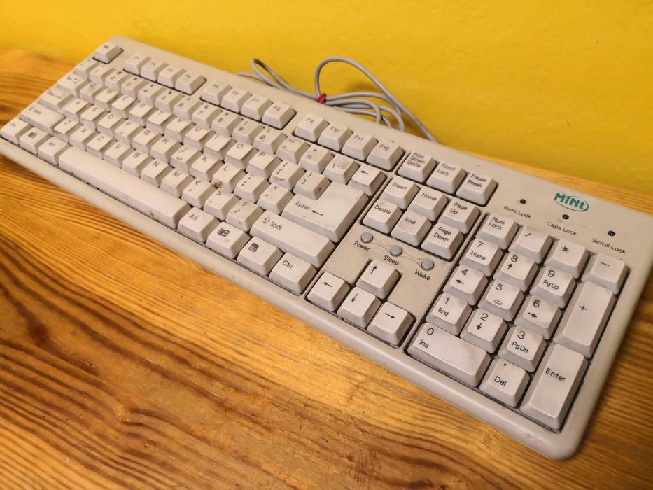 Klawiatura Mint PS/2 uszkodzona