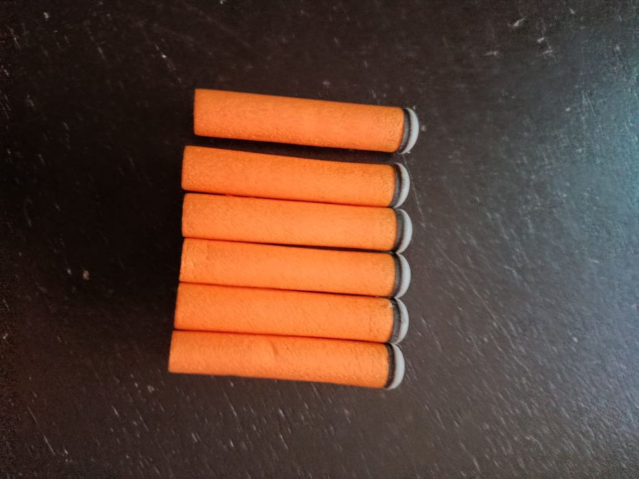 2 nerfs homem de ferro com três balas originais mais 5 balas Xshot ext