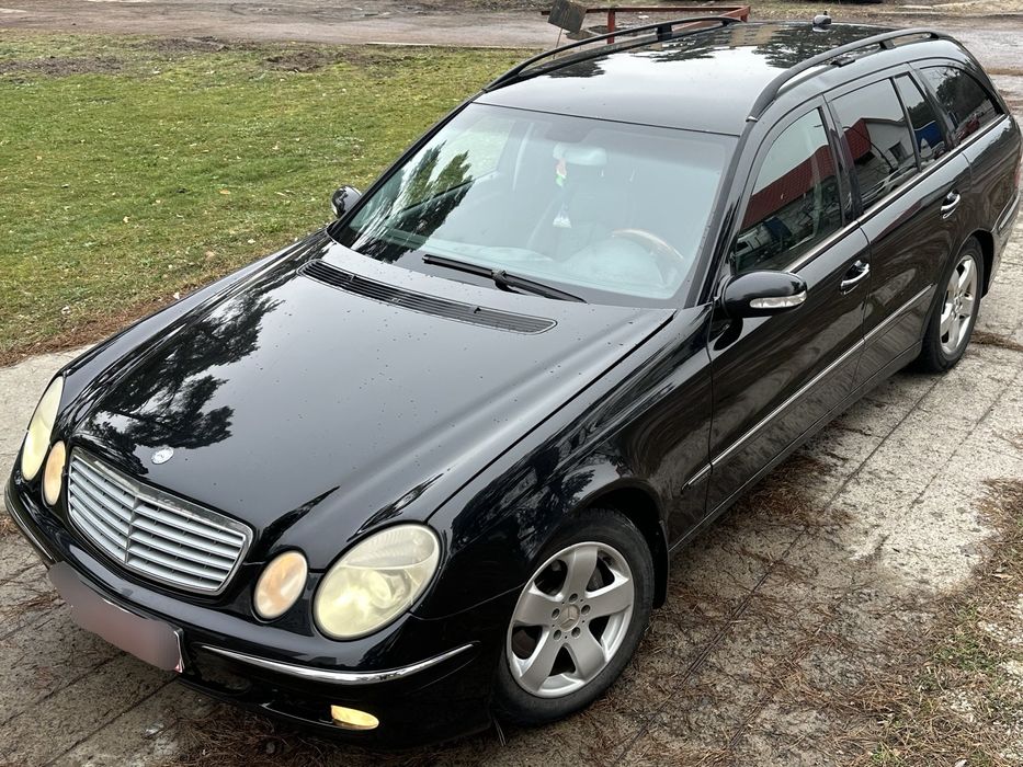 Самольот тільки пригнаний, не розмитнений,  вже  в Києві.
W211 E320
Двигун робе як годинник відмінно,  автомат переключається плавно без нарікань, ходова не грюкає і не стукає.
Просторий Шкіряний салон, величезний багажник.
Авто будете задоволені.
Дзвоніть в любий час.
Дивіться всі мої оголошення.
Можлива доставка.
