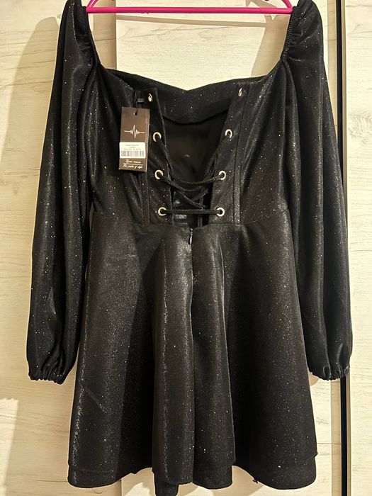 Сукня корсетна, чорна з блискитками, повністю нова