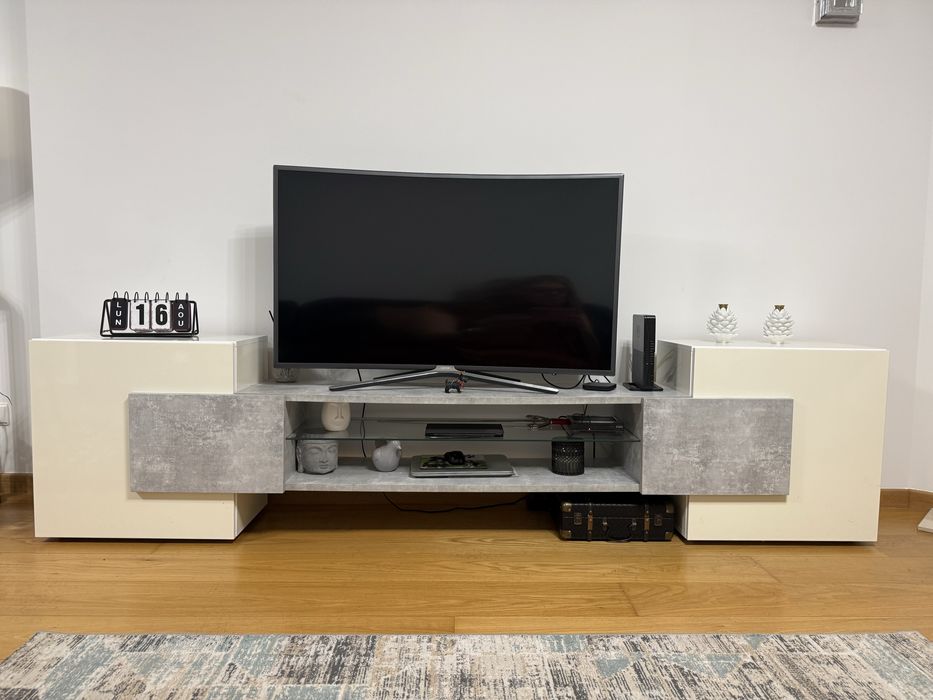Movel TV branco brilhante e cinzento 2,58 largurax 62 altura x 35 profundidade