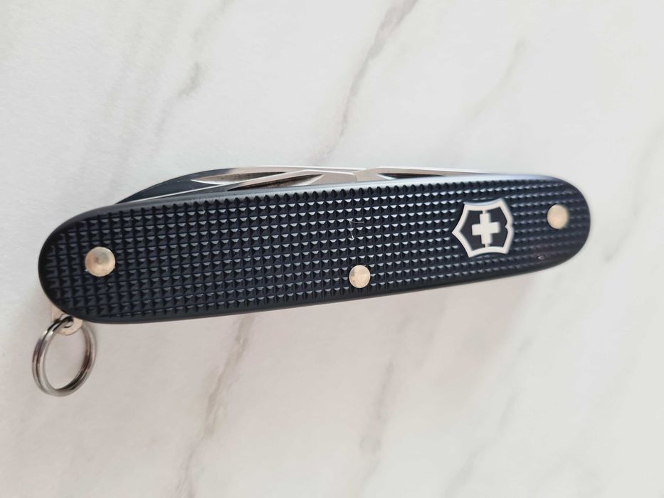 Victorinox Pioneer Alox Black + opakowanie
