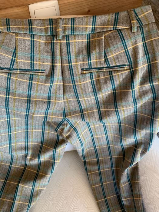 Calças Senhora. Marca Benetton