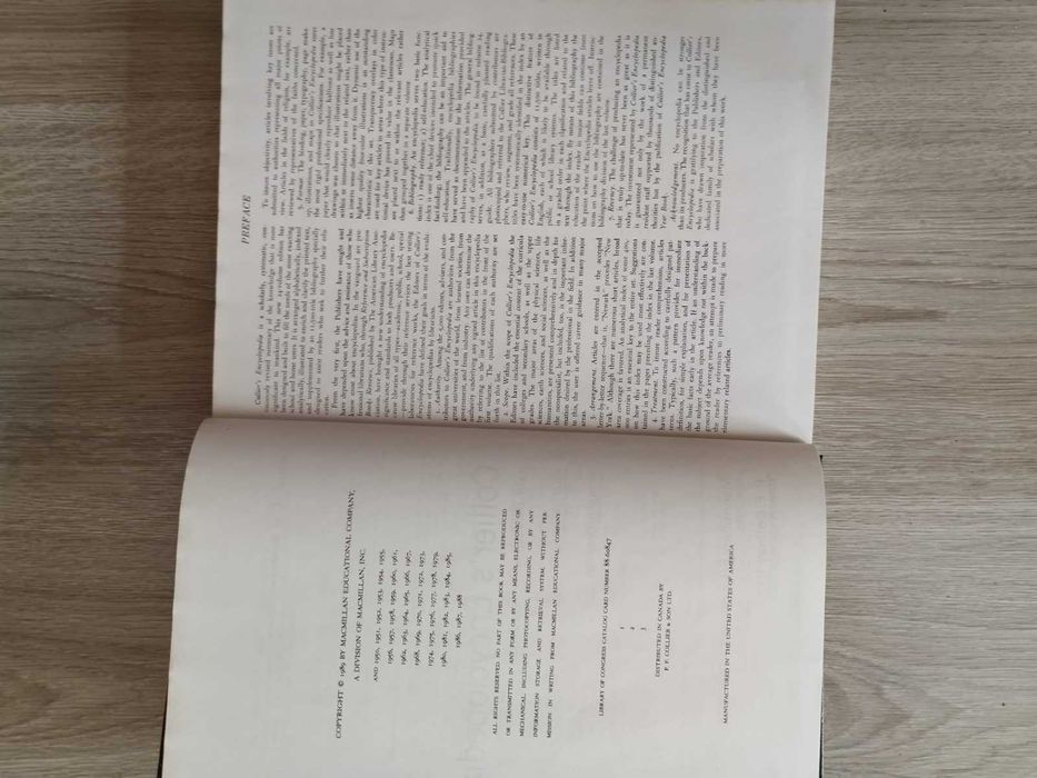Coleção Collier's Encyclopedia