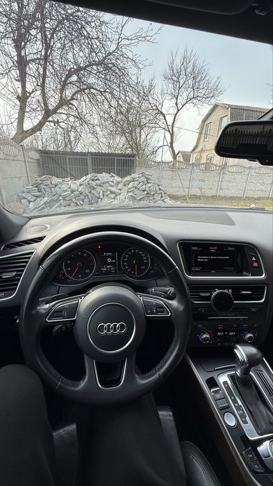 Audi sQ5.