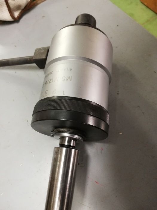 Cabeçotes de rosquear automáticos