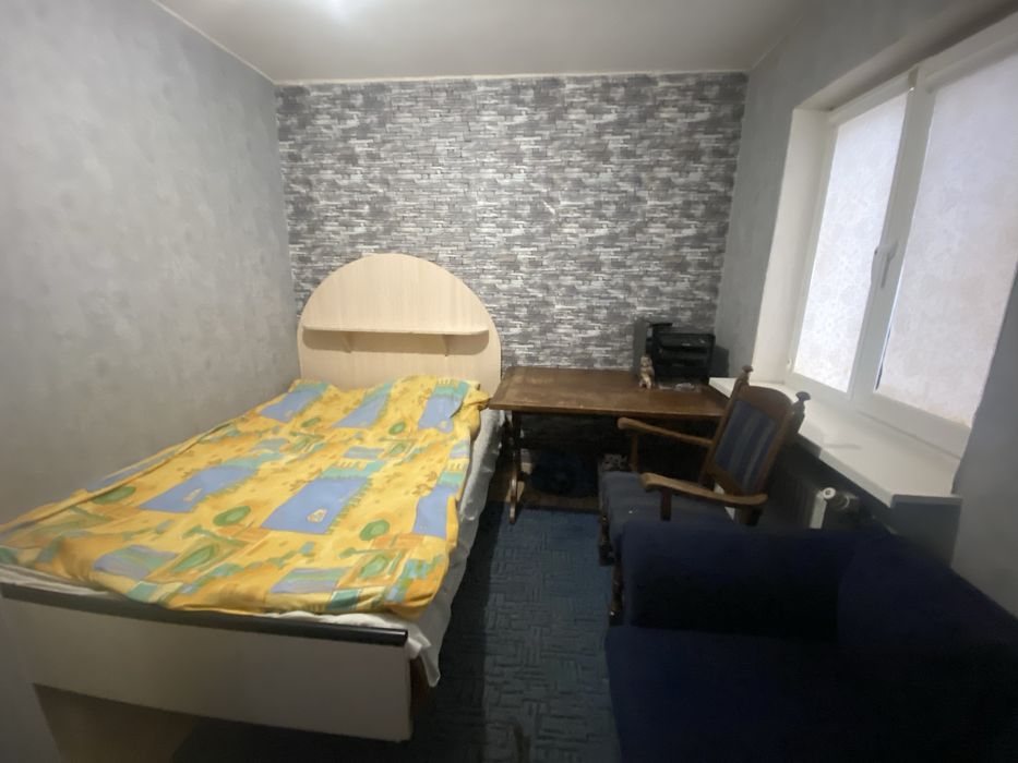 Продам частину будинку на Олега Антонова( Максима Шимка)