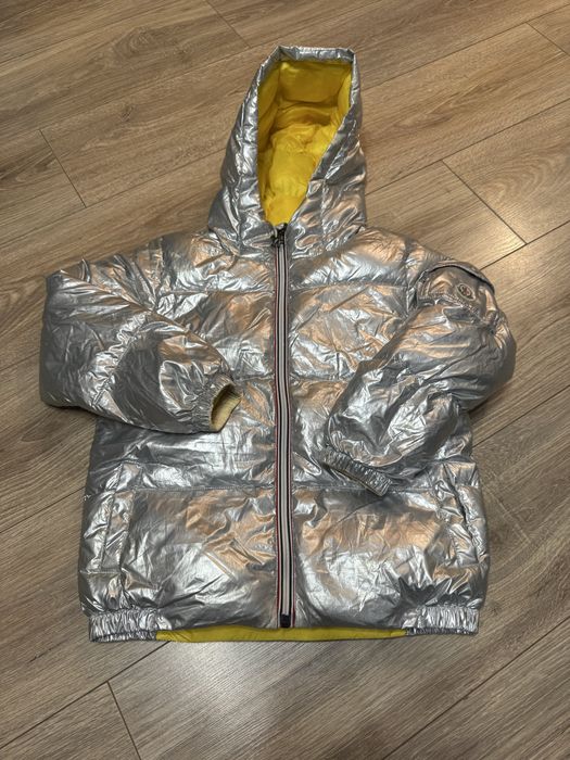 Продам курточку Moncler