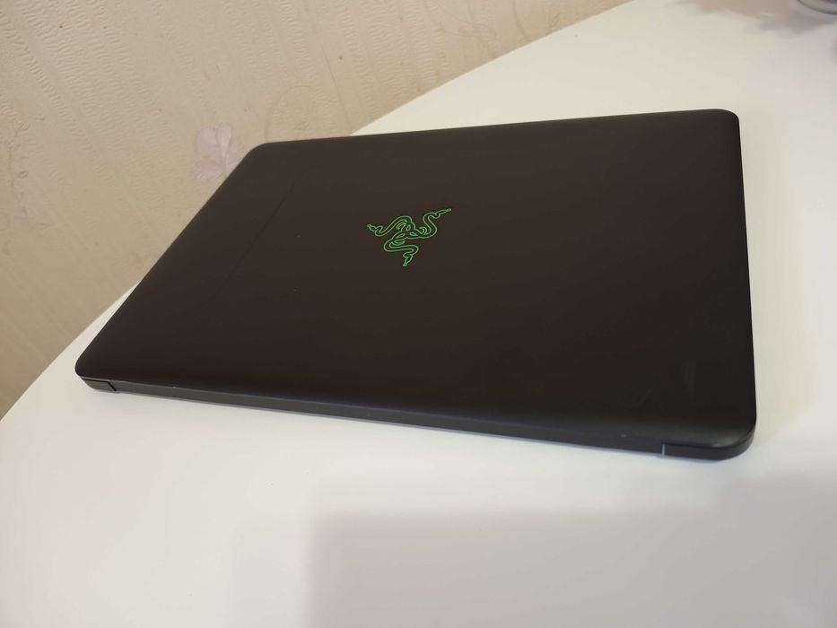 RAZER Blade 14 RZ09-0195 i7-7700HQ 16Gb GTX1060 6gb 60Hz
