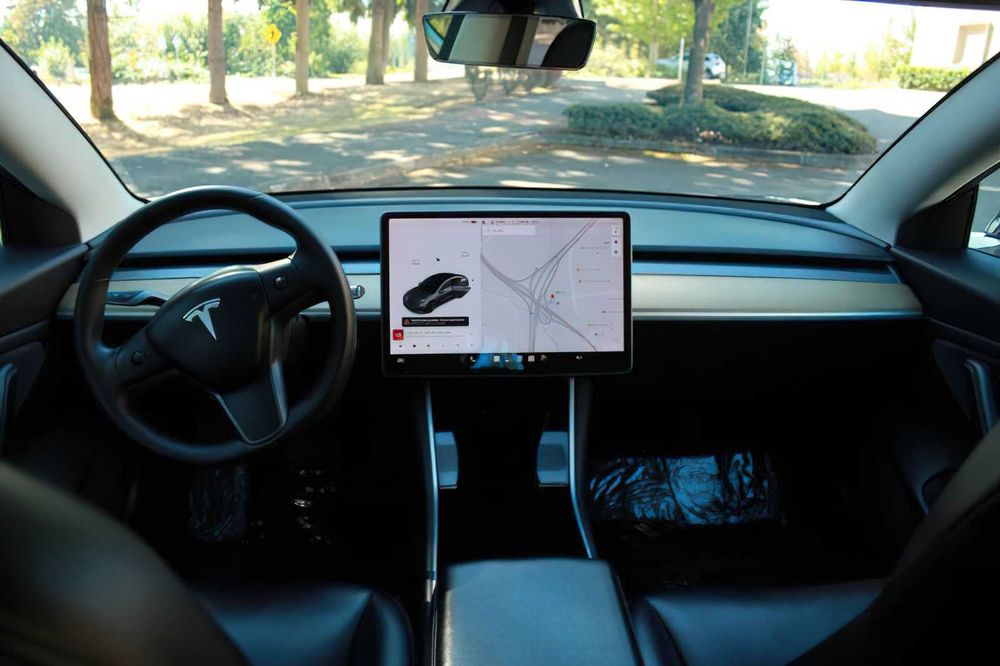 Tesla Model 3 Long Range      2019