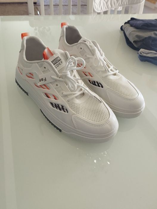 Sapatos desportivos