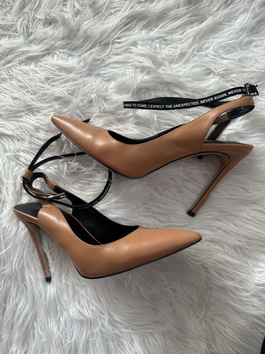 Шкіряні туфлі на шпильці