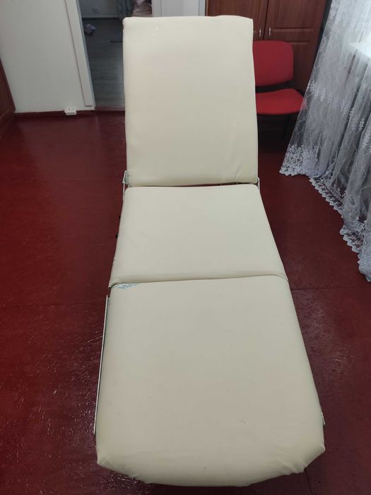 Кушетка ( розкладне масажне крісло)