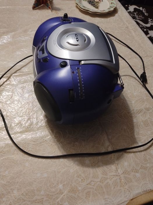 Продам стереомагнитолу LG Cass/ CD / AM-FM Radio