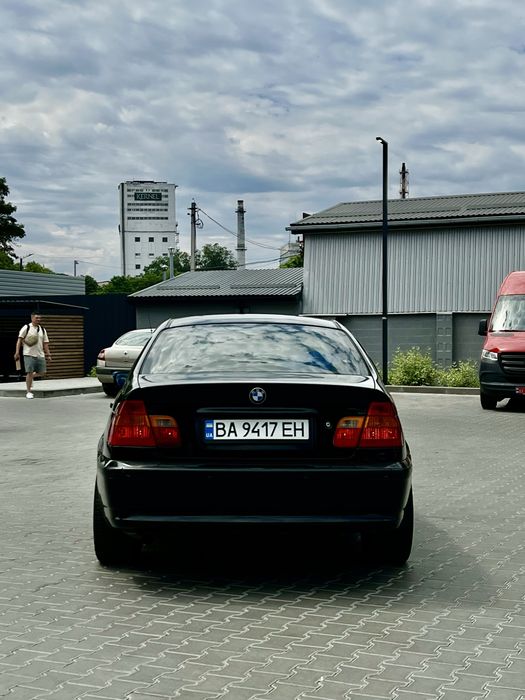 BMW 316i  1.8benz