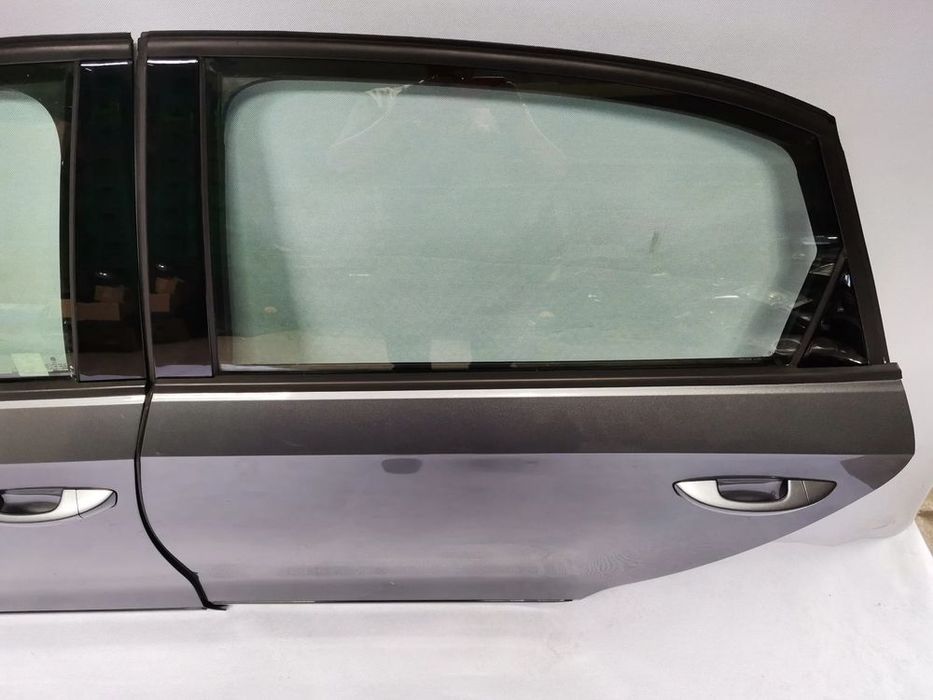 drzwi lewe  tył passat gt usa b7 lift b8 16-18 oryginał