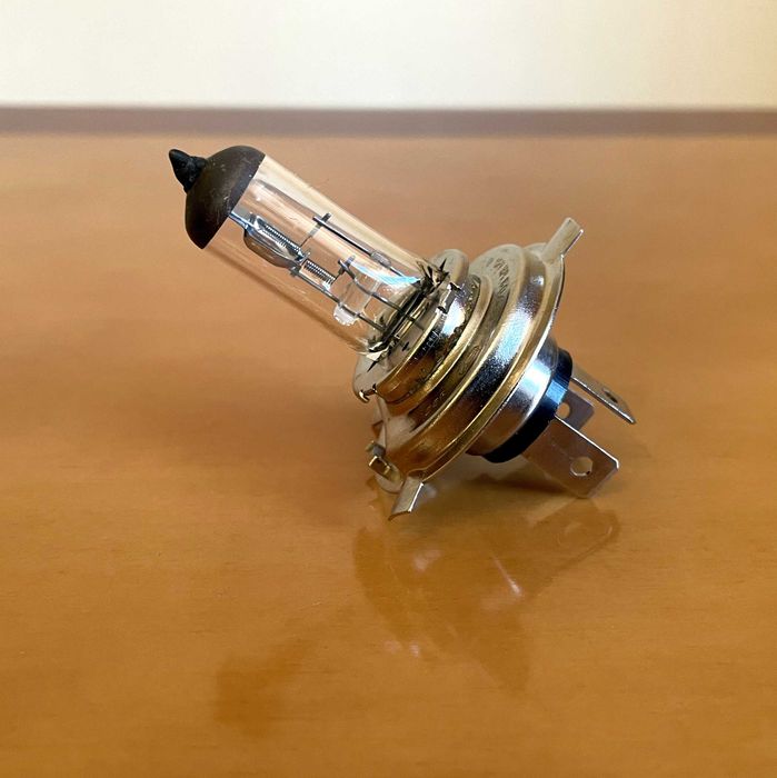 Лампа автомобильная галогеновая  H4 12V 60/55W - 1шт. НОВАЯ.