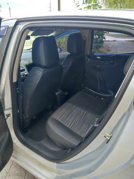 Пежо 308, 2010 год