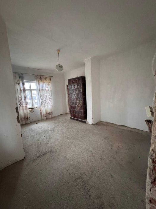 Продається одноповерховий будиночок у Кельменцях