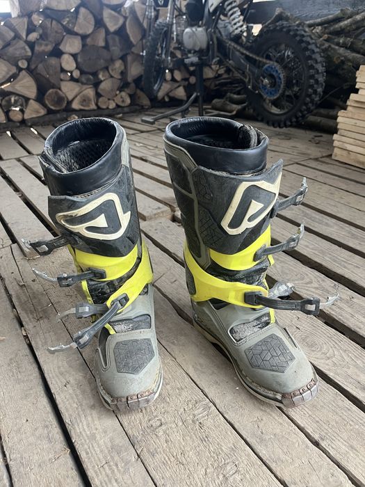 Продам мотоботи розмір 40