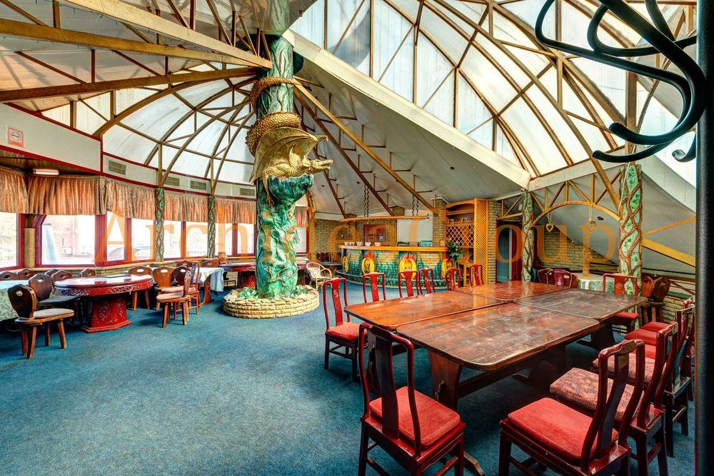 Ресторан 395 м2 з літніми бесідками Гідропарк, супер локація