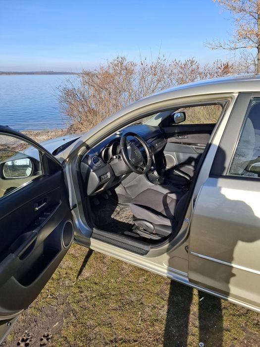 Мазда 3 в хорошому стані