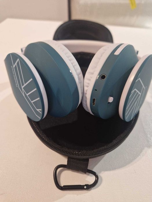 Bezprzewodowe Słuchawki Bluetooth PowerLocus P2 z futerałem