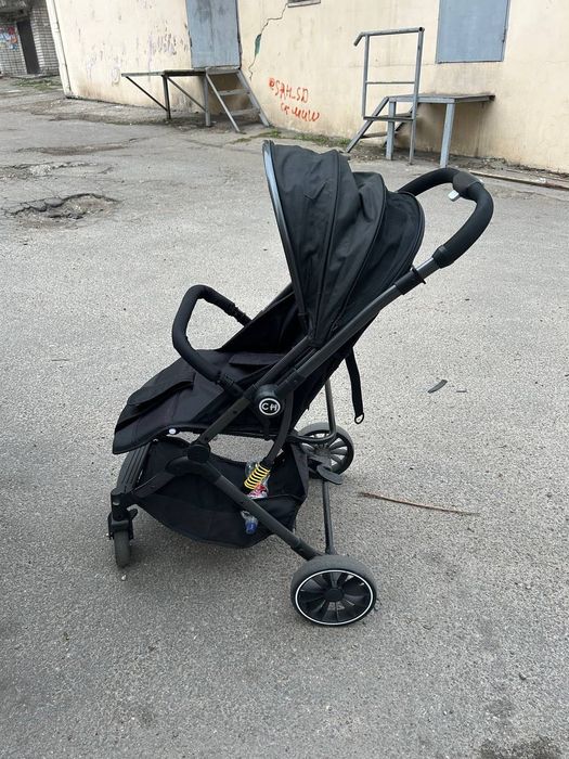 Коляска  прогулянкова luxmom