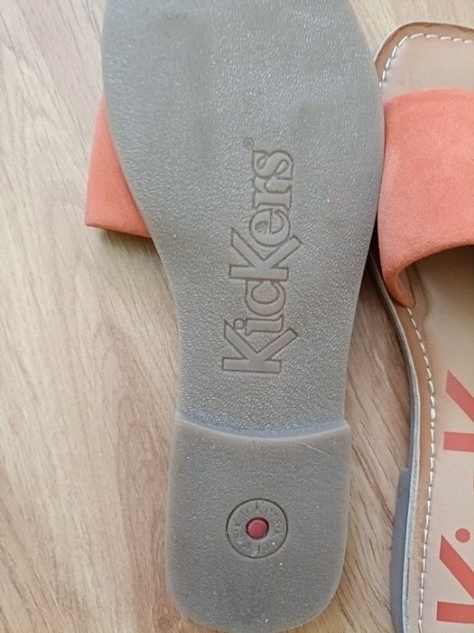 Klapki nowe kickers