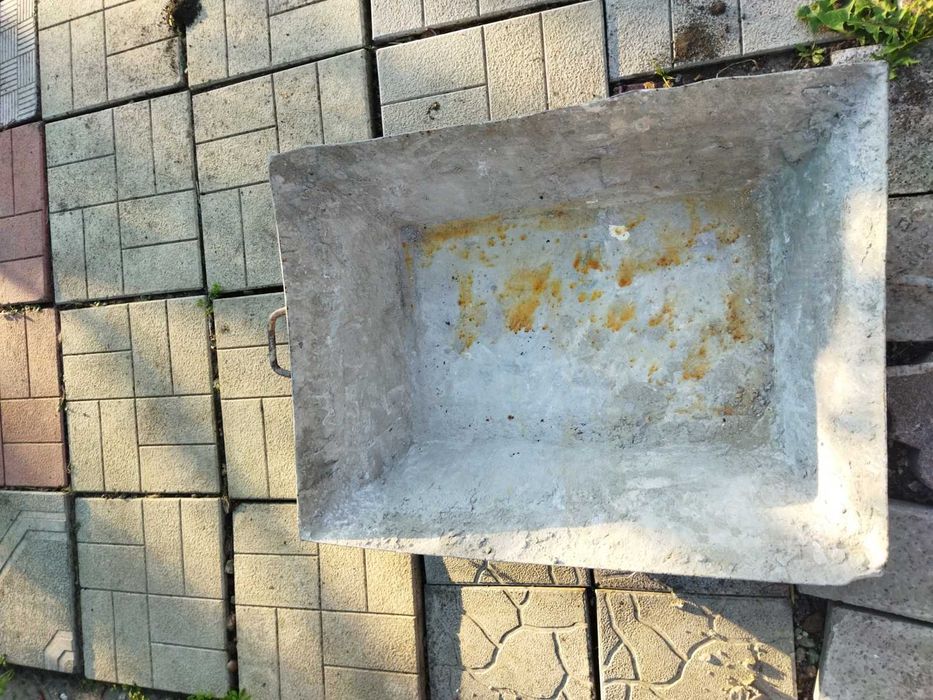 Бадья,емкость для замеса цемента,раствора,корыто строительное