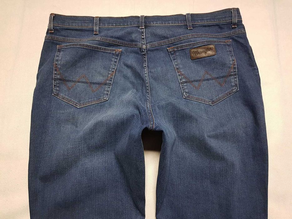 WRANGLER - TEXAS roz. W44L28 pas 119 cm Ideał