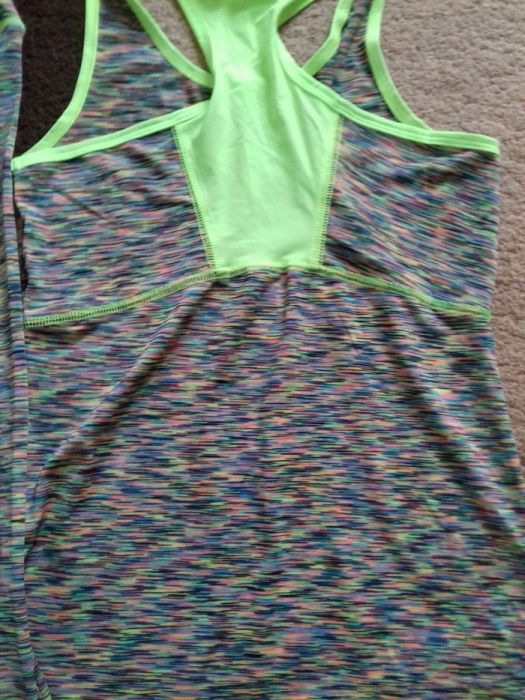 Продам спорт костюм.Одяг для залу