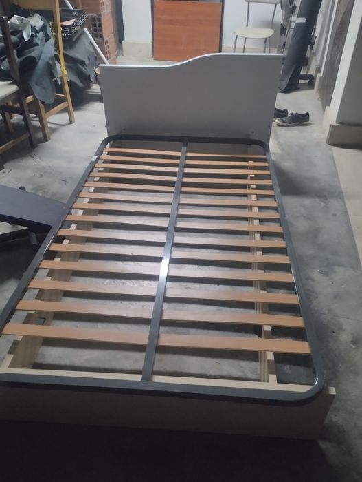 Venda de cama solteiro