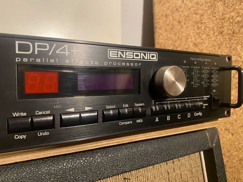 Ensoniq DP/4+ Parallel Effects Processor (Vintage / Raridade)