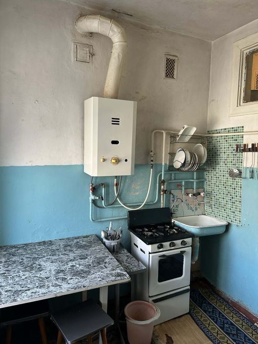 Здається 1 кім на Новомиколаівці