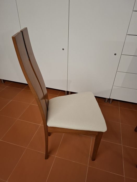 Cadeiras em madeira de faia