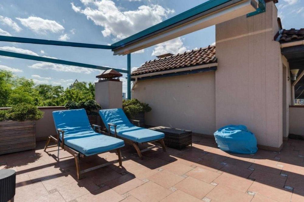 Продаж затишного маєтку в центрі Києва.