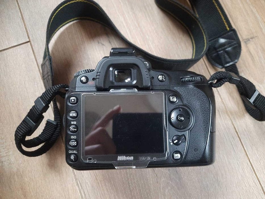 Зеркальный фотоапарат Nikon D90