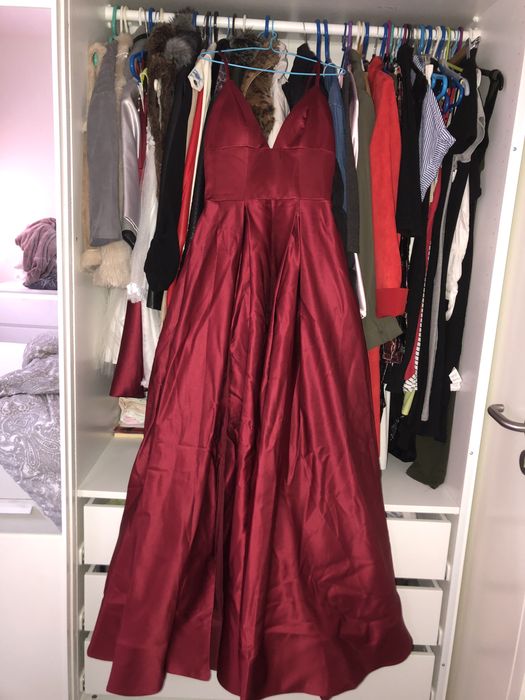Vestido de cerimónia novo, nunca usado.