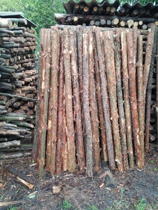 Słupki ogrodzeniowe