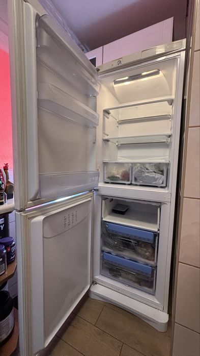 Lodówka Indesit