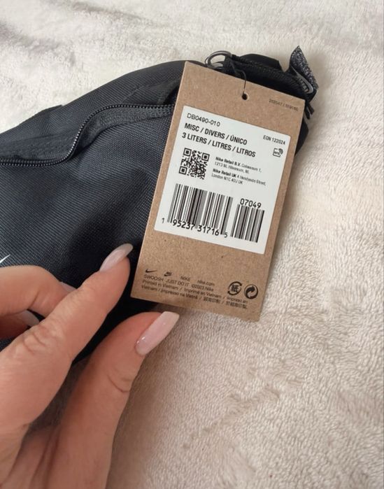 Nerka Nike czarna saszetka biodrowa nowa z metką