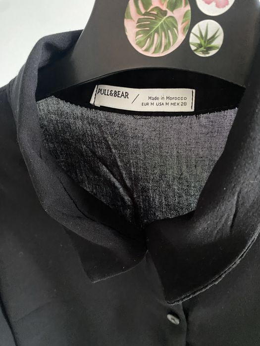 Czarna bluzka z 3/4 rękawem zapinana na guziczki Pull&Bear M