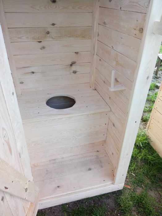 WC drewniany z papą