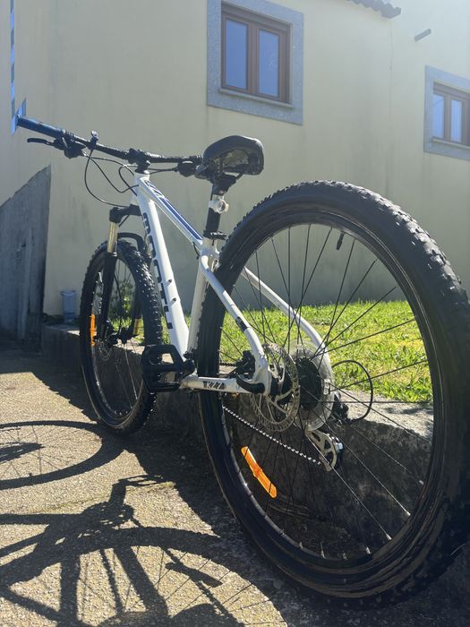 Bicicleta de monte em excelente estado