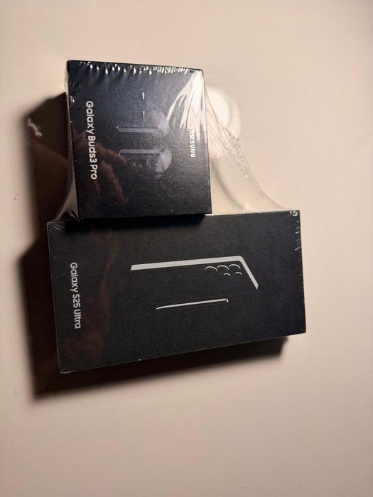 Galaxy S25 Ultra + Galaxy Buds3 Pro