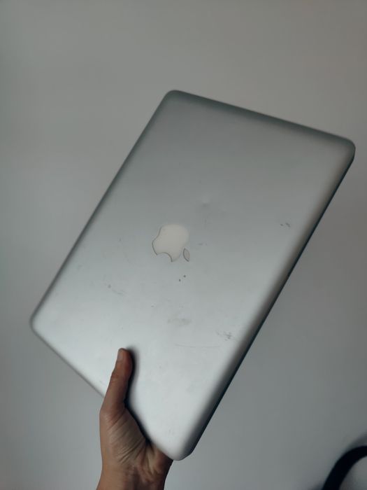 MacBook pro para peças - não funciona